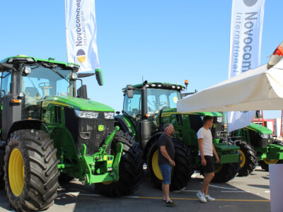 John Deere 8RX traktor gusjeničar John Deere 8RX traktor gusjeničar