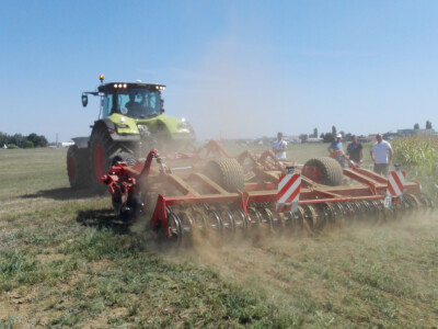Farm Show Osijek - demonstracija strojeva u polju