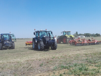 Farm Show Osijek - demonstracija strojeva u polju