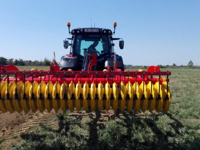 Farm Show Osijek - demonstracija strojeva u polju