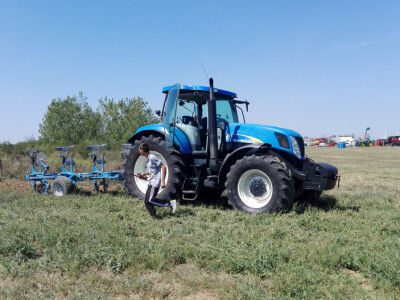 Farm Show Osijek - demonstracija strojeva u polju