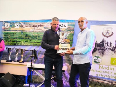 S Poljakovim šampionskim vinom nazdravljao i ministar Dabro