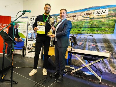 S Poljakovim šampionskim vinom nazdravljao i ministar Dabro