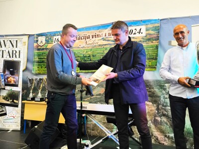 S Poljakovim šampionskim vinom nazdravljao i ministar Dabro