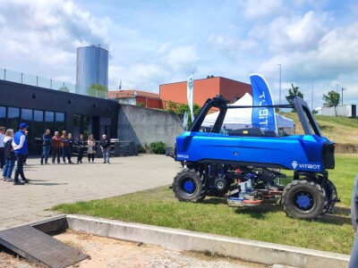 Poljonova prezentacija ViniBotovog robota Bakus