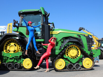 John Deere 8RX traktor gusjeničar John Deere 8RX traktor gusjeničar