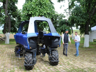Poljonova prezentacija ViniBotovog robota Bakus