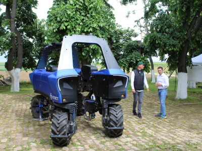 Poljonova prezentacija ViniBotovog robota Bakus