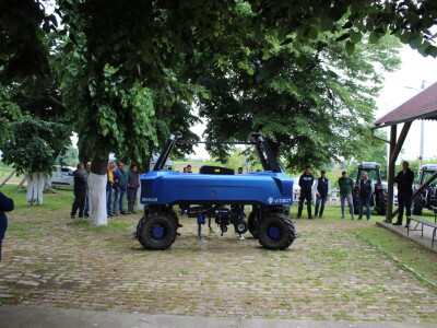 Poljonova prezentacija ViniBotovog robota Bakus