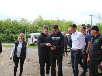 Poljonova prezentacija ViniBotovog robota Bakus