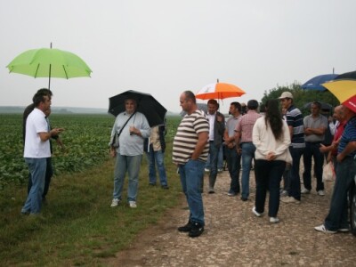 Vanjski dio prezentacije skratili su kišni oblaci