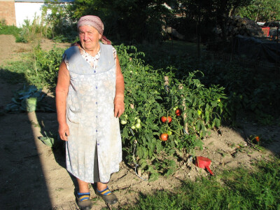 Ljubica Peulić u bašti
