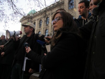 Protest ispred Skupštine okupio 500 demostranata