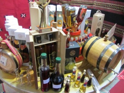 Lepo uređeni štandovi