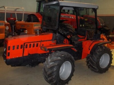 Traktor Antonio Carraro Tigrone