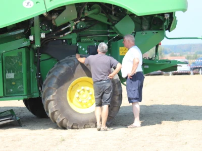 Novi John Deere - DEMO u polju