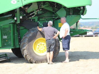 Novi John Deere - DEMO u polju