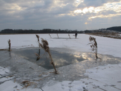 Rupe, osim za kisik ribama, služe i za kontrolu njihovog stanja, sadržaja kisika i mjerenja temperature vode