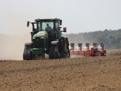 Novi John Deere - DEMO u polju