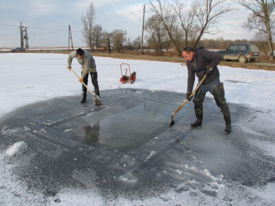 Rupe, osim za kisik ribama, služe i za kontrolu njihovog stanja, sadržaja kisika i mjerenja temperature vode