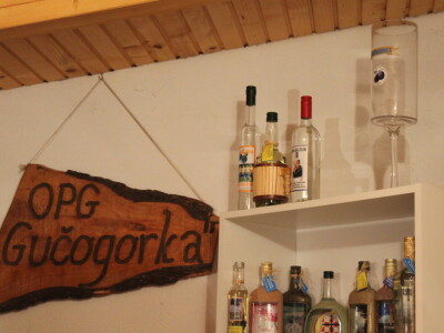 Šta je zajedničko siru, bilju, Ivi i Ćiri, a nisu veziri?