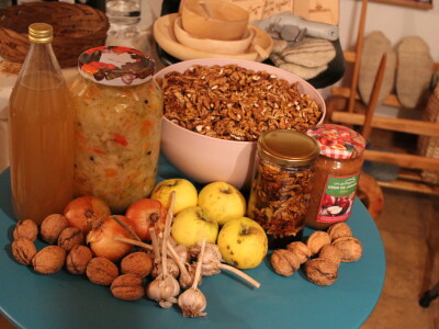 Šta je zajedničko siru, bilju, Ivi i Ćiri, a nisu veziri?