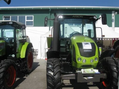 Traktor Claas Arion