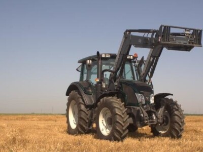 Valtra N103 traktor Valtra N103 traktor