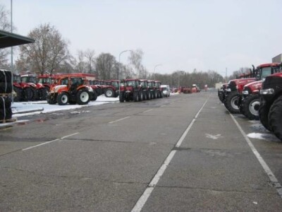 Case prodani traktori