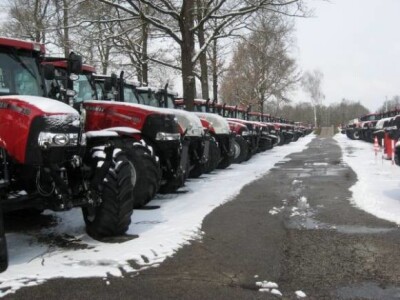 Case prodani traktori