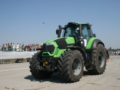 Utrka ubrzanja traktora na 100 metara!