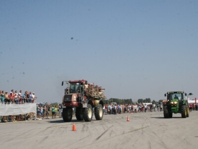 Utrka ubrzanja traktora na 100 metara!