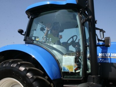 Utrka ubrzanja traktora na 100 metara!