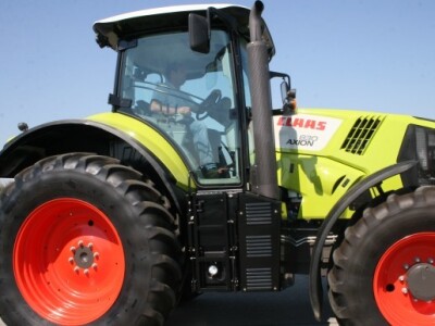 Utrka ubrzanja traktora na 100 metara!