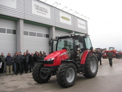 Traktor Massey Ferguson 5609