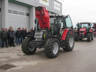 PMT i velika prezentacija Massey Fergusona