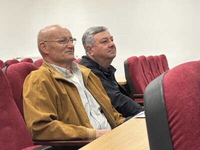 Dževad Lavić, stručni savjetnik za voćarstvo iz Federalnog zavoda za poljoprivredu Dževad Lavić, stručni savjetnik za voćarstvo iz Federalnog zavoda za poljoprivredu