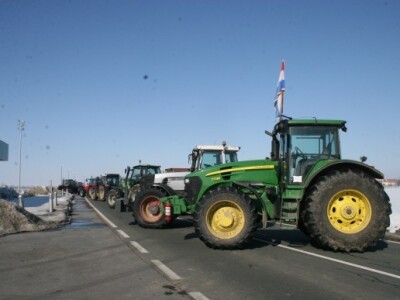 Ekipa Agroklub.com obišla je mljekarske prosvjede na čepinskoj obilaznici