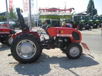 Traktor IMT 539