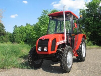 Traktor IMT 549