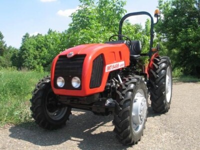 Traktor IMT 549