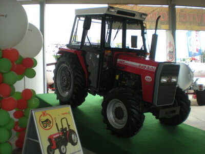 IMT traktori - devet prototipova na Poljoprivrednom sajmu