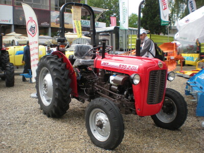 IMT traktori - devet prototipova na Poljoprivrednom sajmu