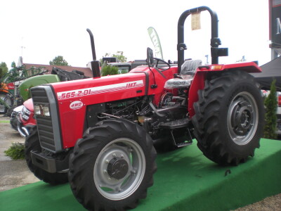 IMT traktori - devet prototipova na Poljoprivrednom sajmu