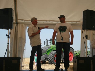 Peter Stelen ispred Fendt akademije i Mita Ćurčin