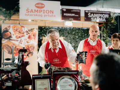 Internacionalni sajam pršuta u Tinjanu