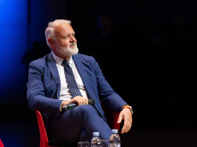 Intervju s Nikolausom Krizom