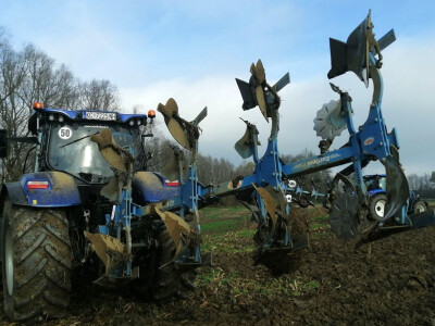 Ivica Baranašić iz Malog Otoka kraj Legrada kontinuirano ulaže u poljoprivrednu mehanizaciju