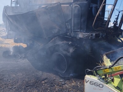 Izgorio kombajn i balirka