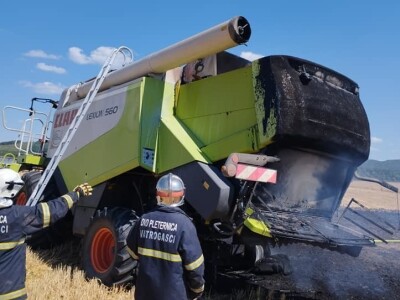 Izgorio kombajn i balirka Izgorio kombajn i balirka